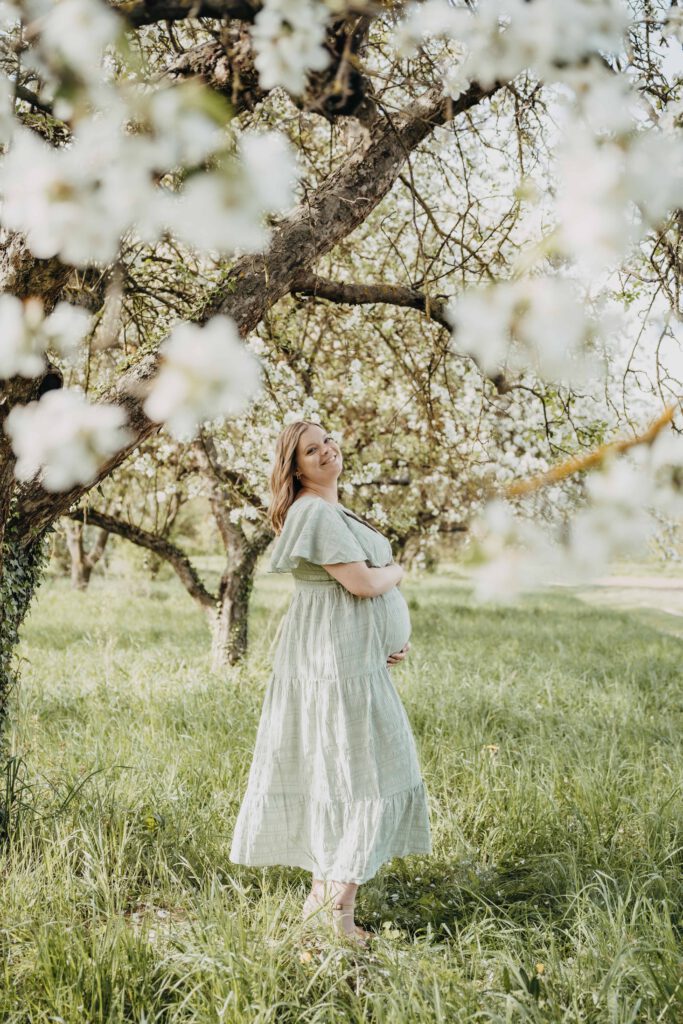 Mum to be beim Babybauchshooting
